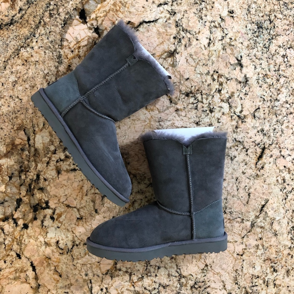 UGG Grey Bailey Button Boots Original Ugg Box & Tissue NWT - Picture 2 of 15